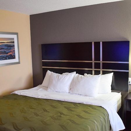 Quality Inn Bracebridge Eksteriør billede