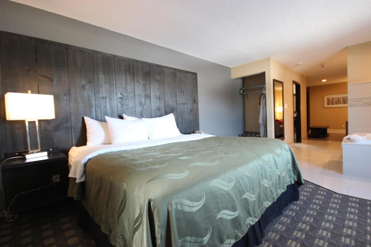 Quality Inn Bracebridge Eksteriør billede