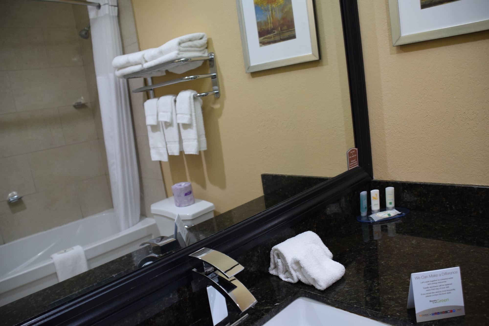 Quality Inn Bracebridge Eksteriør billede