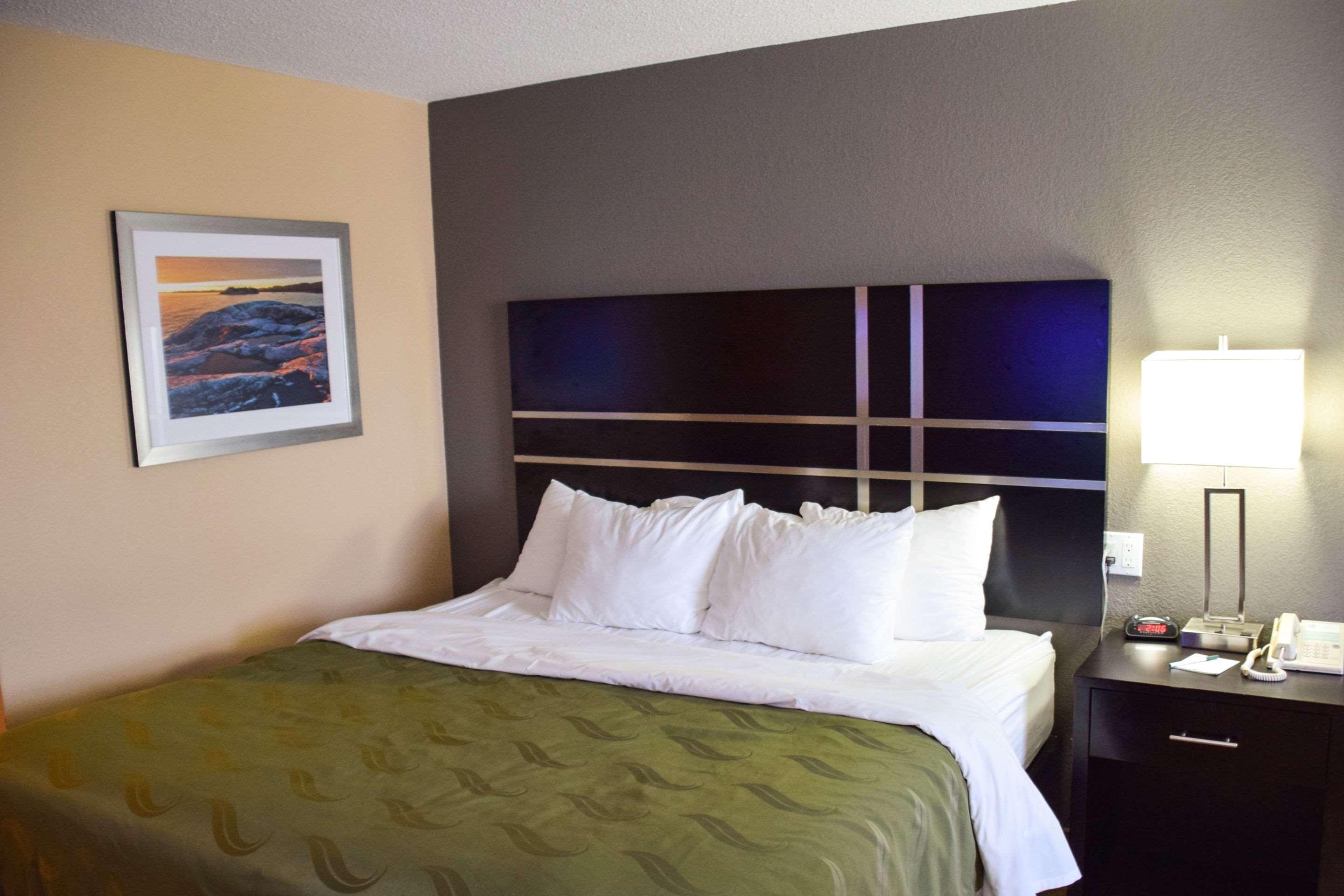 Quality Inn Bracebridge Eksteriør billede