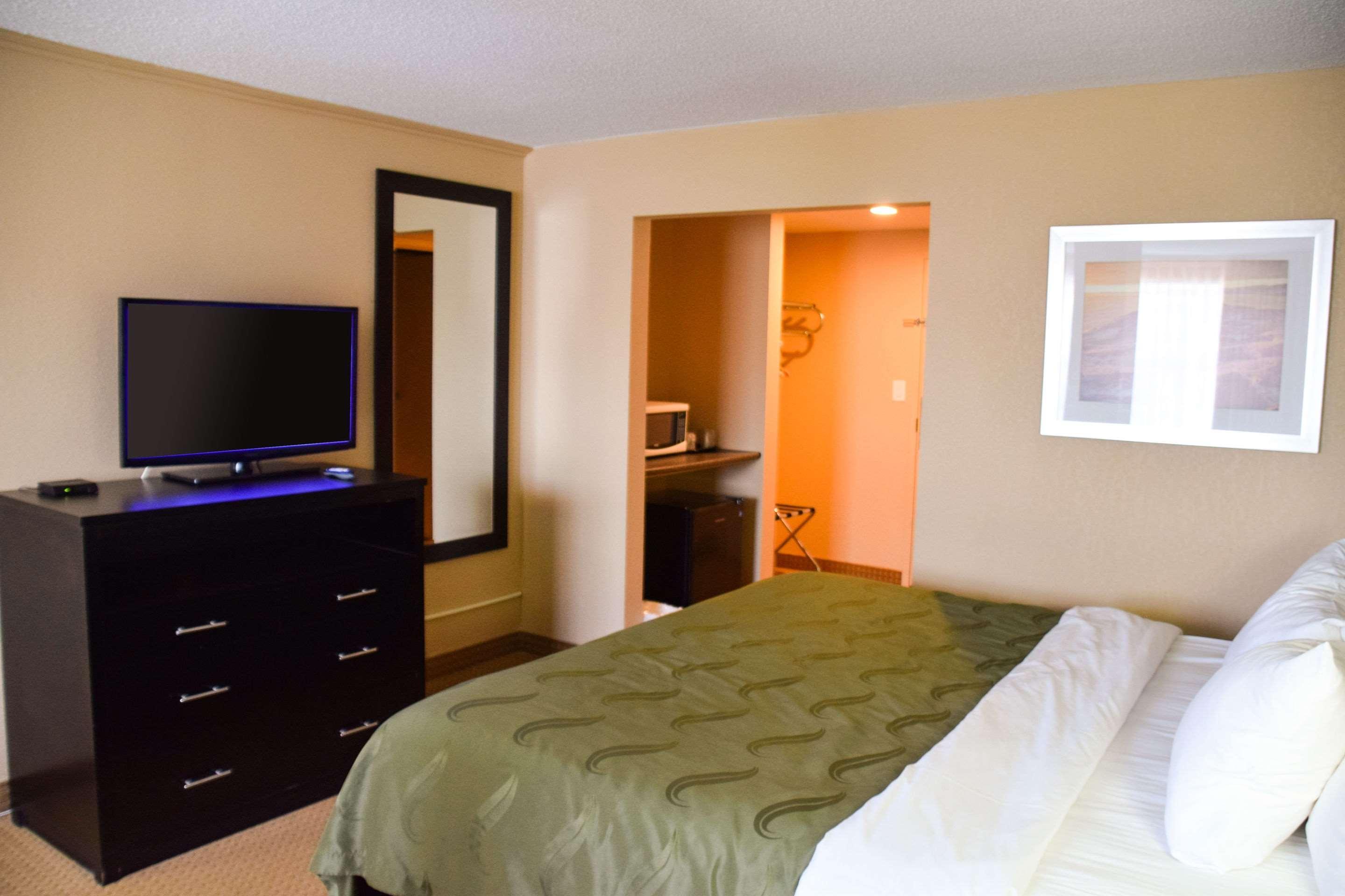 Quality Inn Bracebridge Eksteriør billede