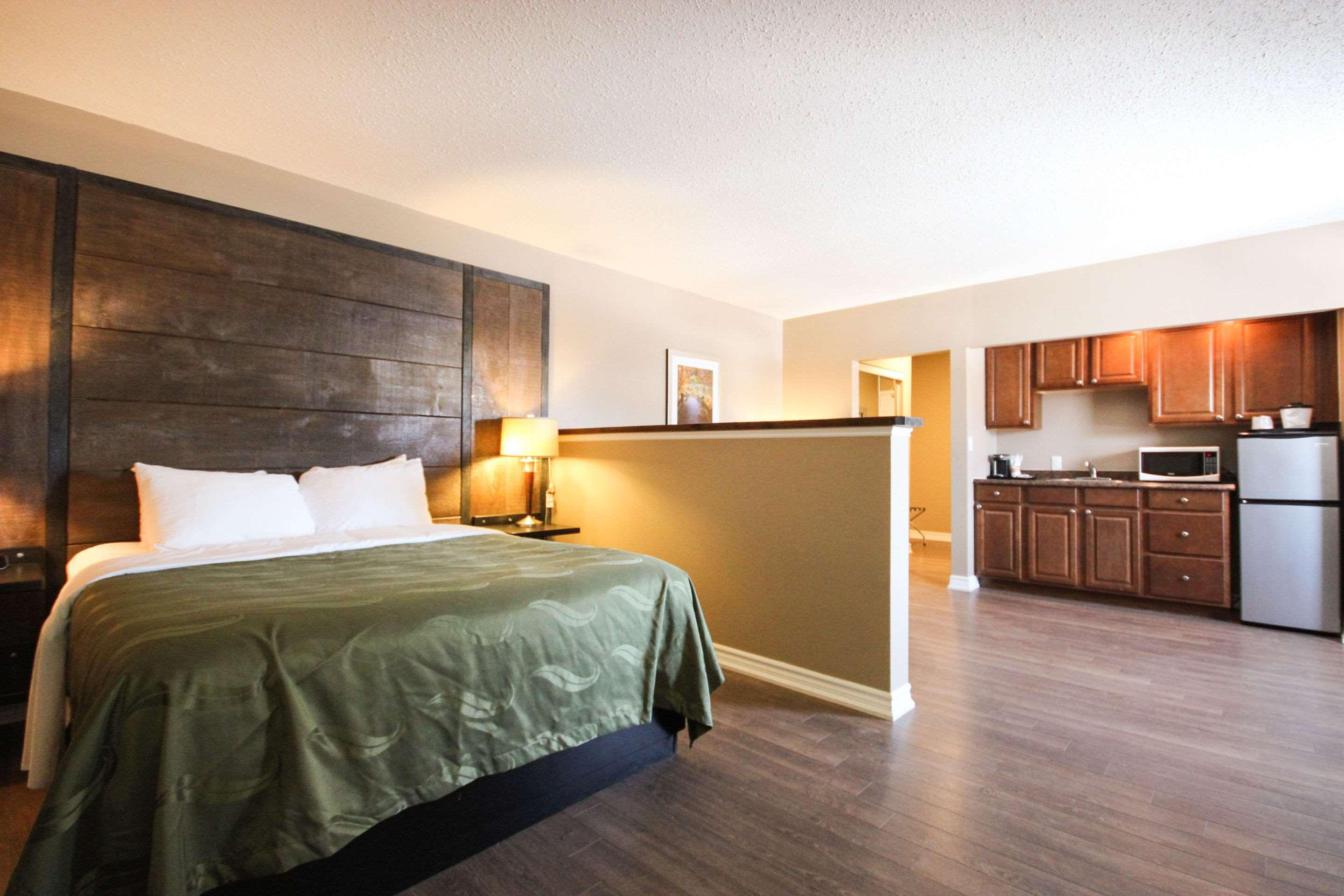 Quality Inn Bracebridge Eksteriør billede