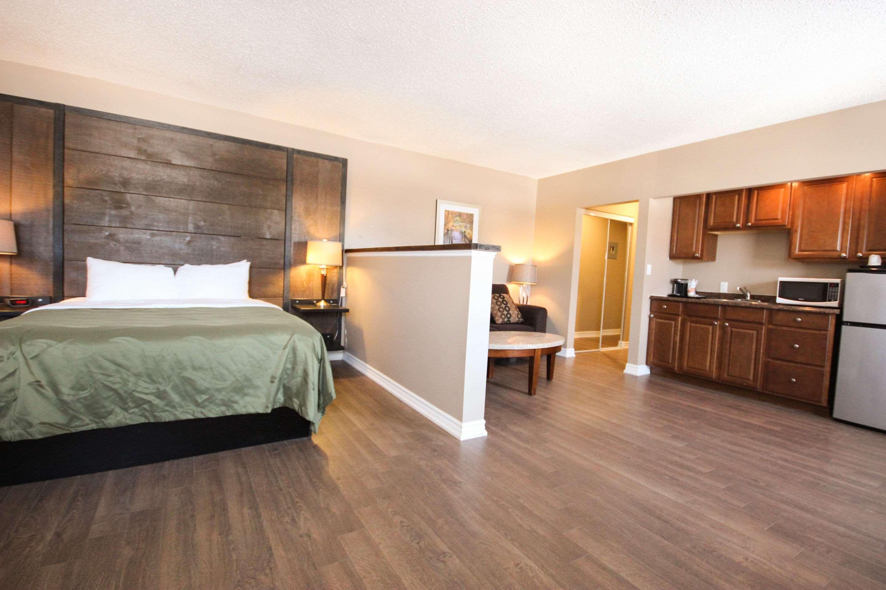 Quality Inn Bracebridge Eksteriør billede