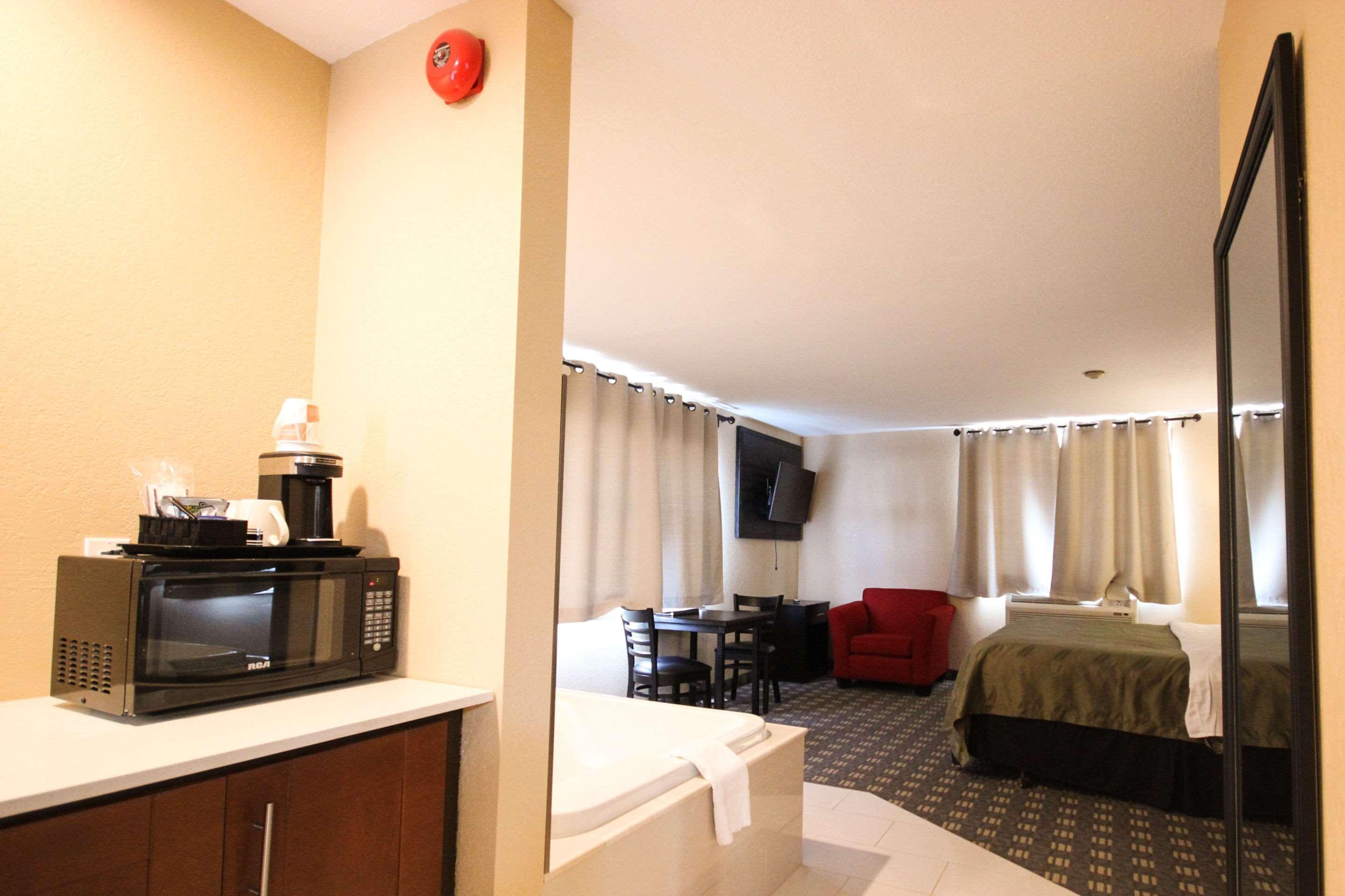 Quality Inn Bracebridge Eksteriør billede