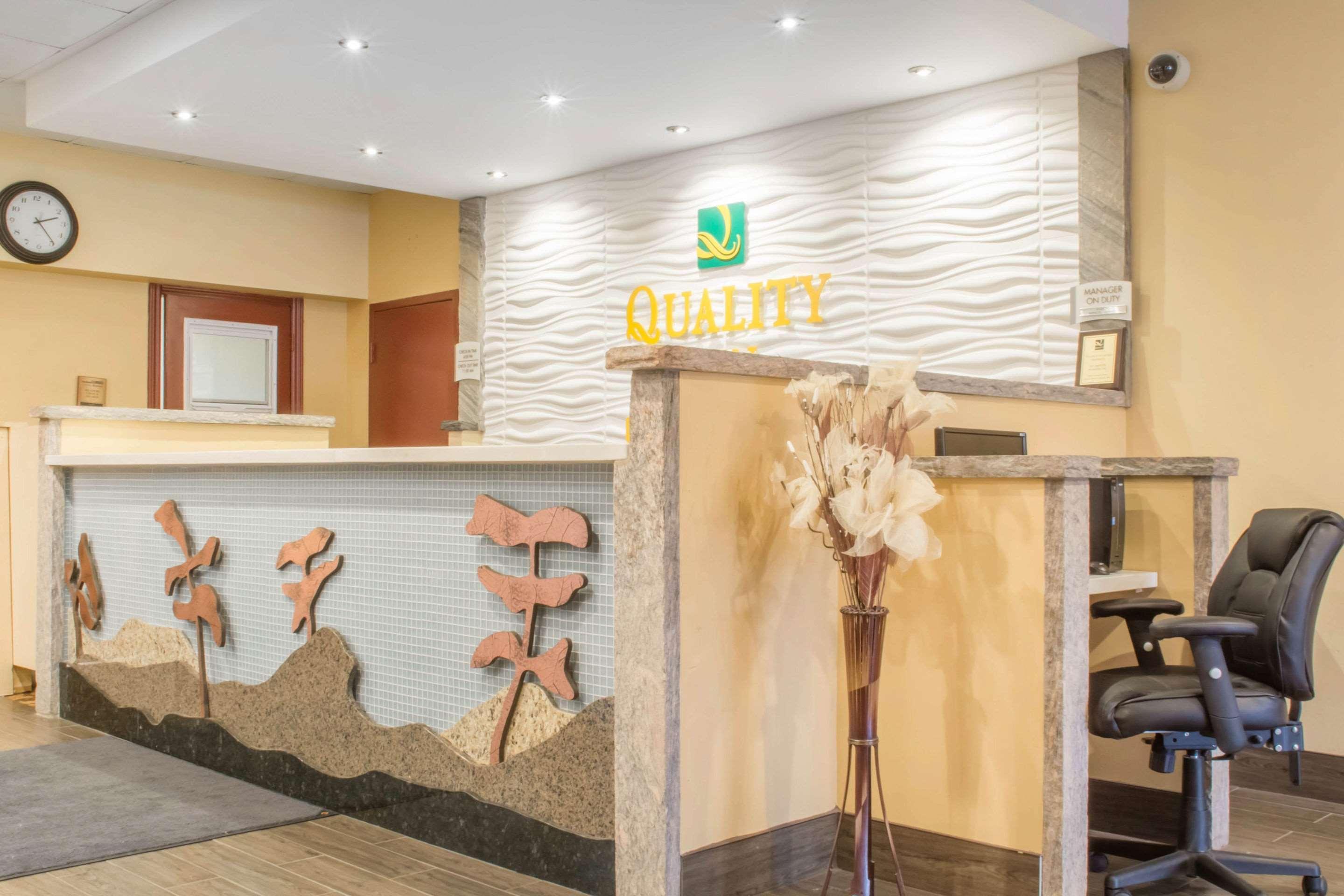 Quality Inn Bracebridge Eksteriør billede