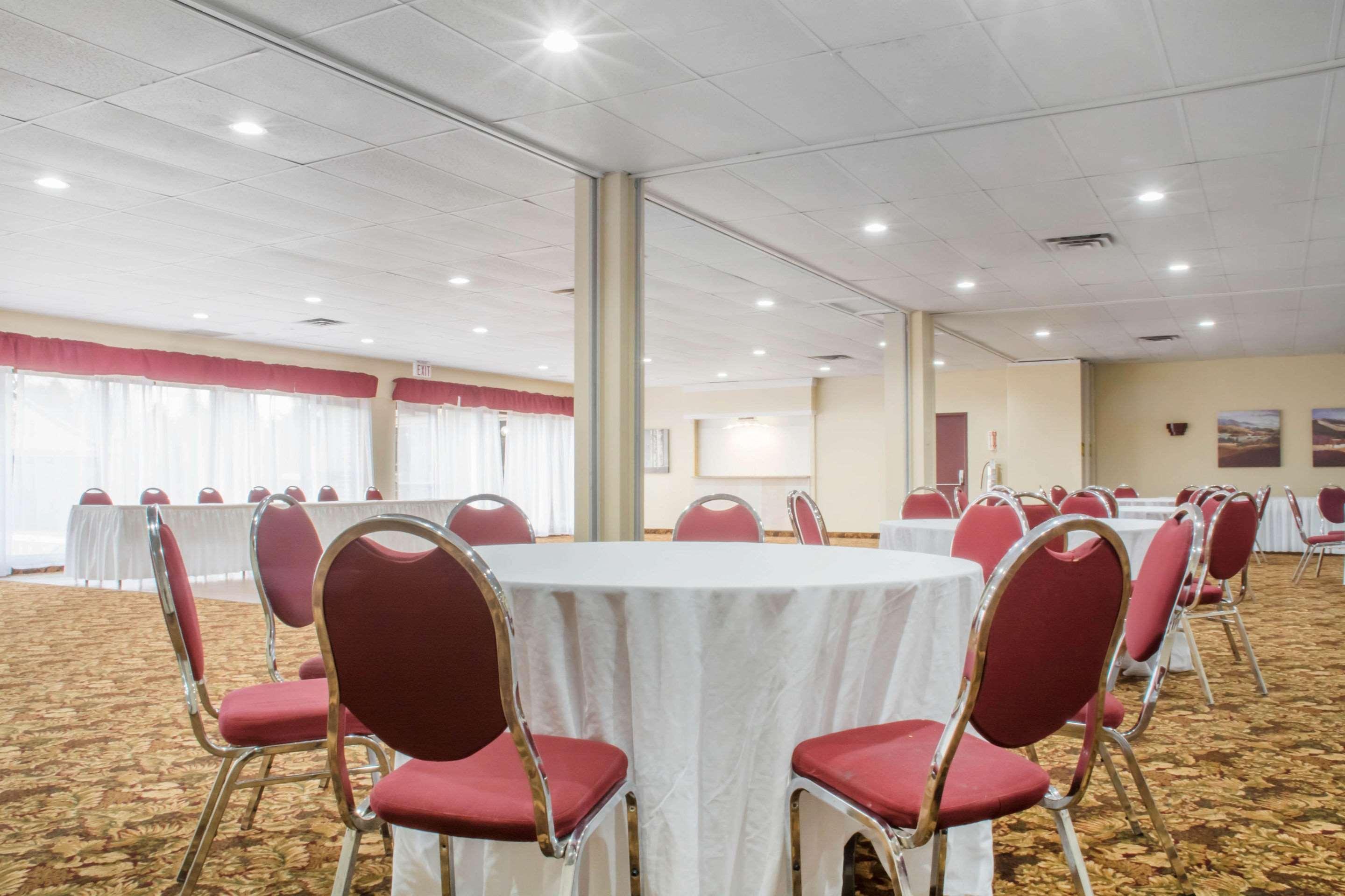 Quality Inn Bracebridge Eksteriør billede