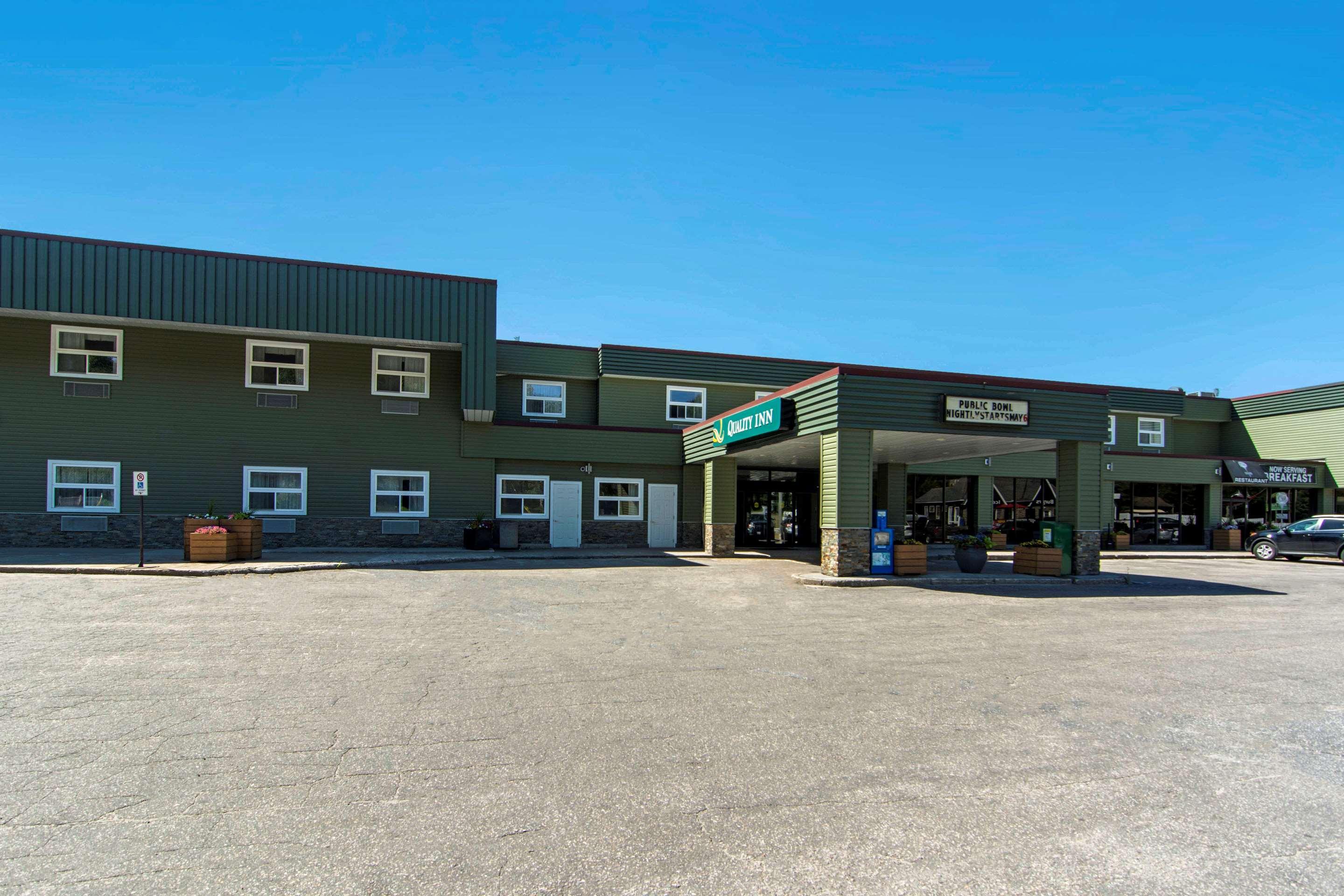 Quality Inn Bracebridge Eksteriør billede
